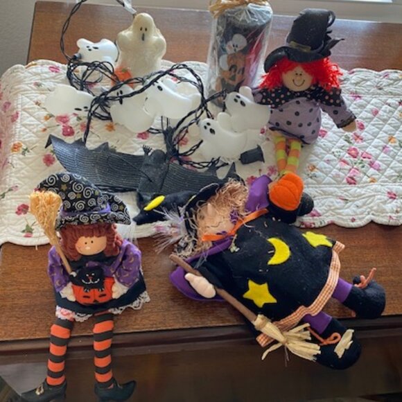 8 kid-FRIENDLY Halloween WITCHES ~ GHOSTS ~ BATS Figurines ~ LIGHTS ~ candles - Picture 2 of 14